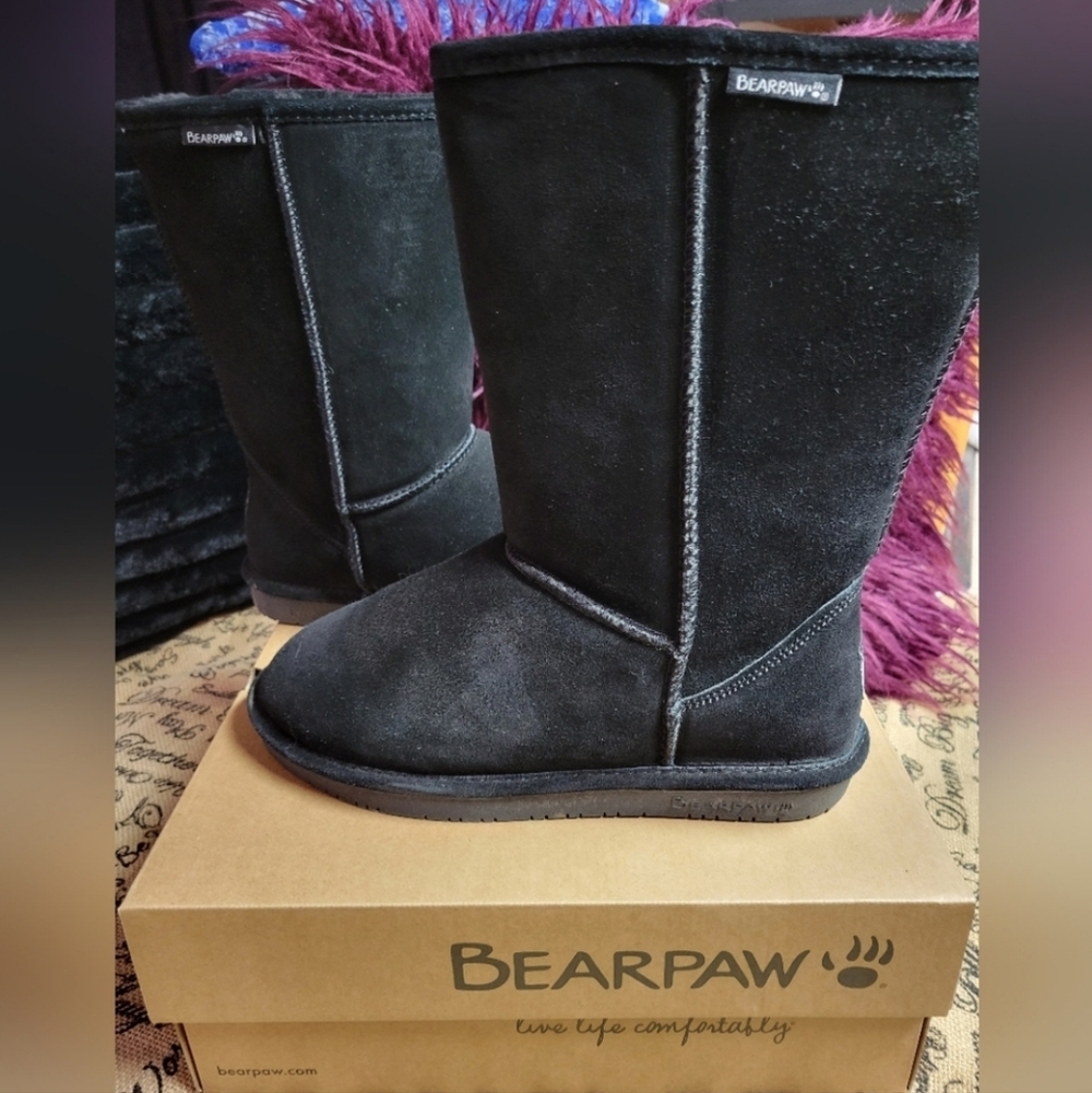 BearPaw size 10 Suede Emma boots-black